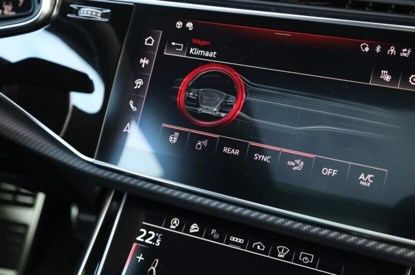 Audi RSQ8 Performance