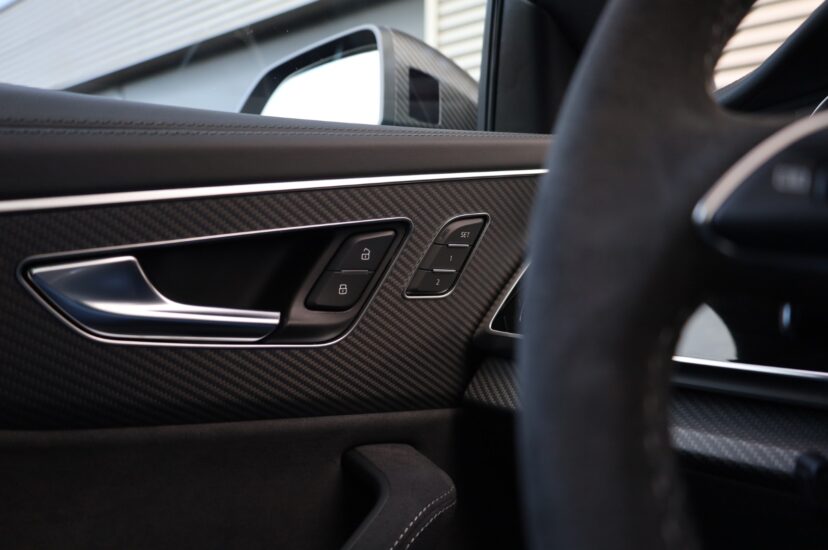 Audi RSQ8 Performance