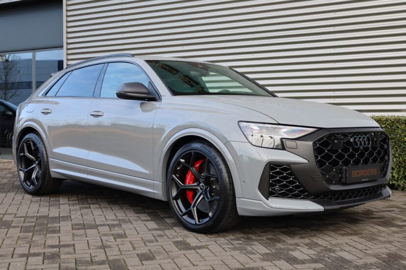 Audi RSQ8 Performance