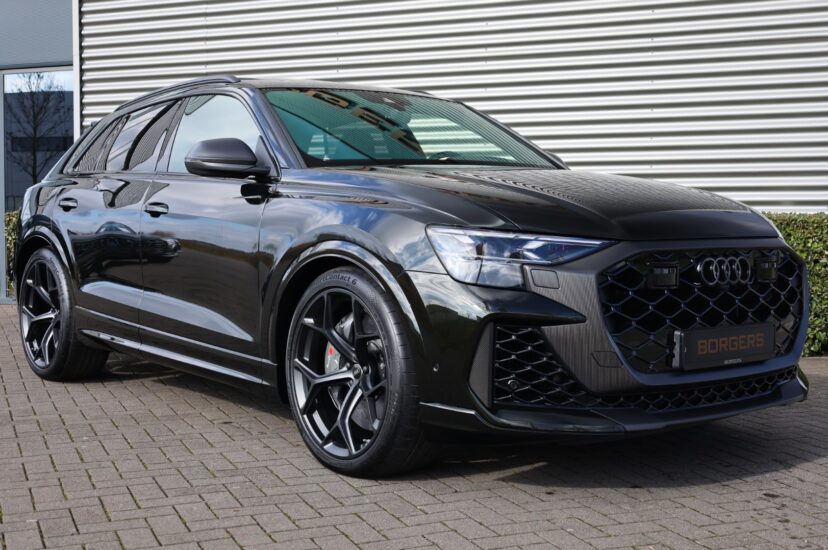 Audi RSQ8 Performance
