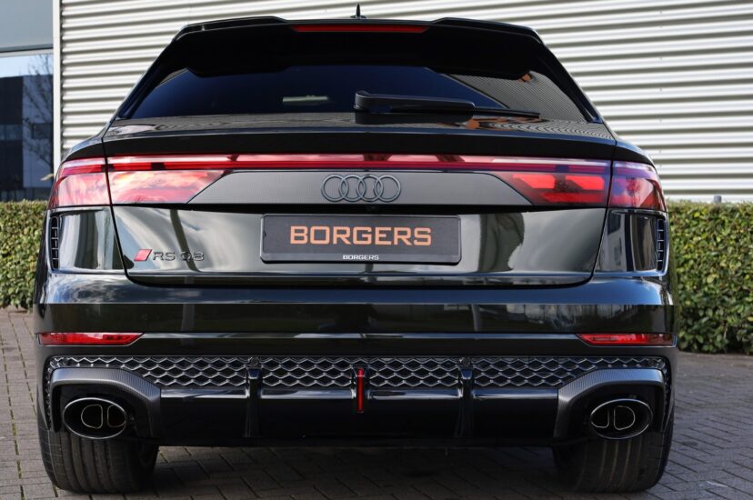 Audi RSQ8 Performance
