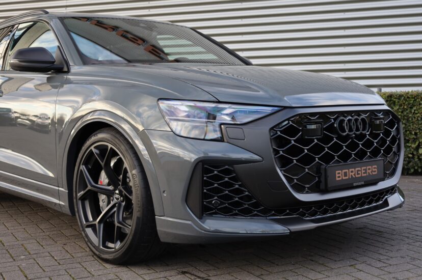 Audi RSQ8 Performance