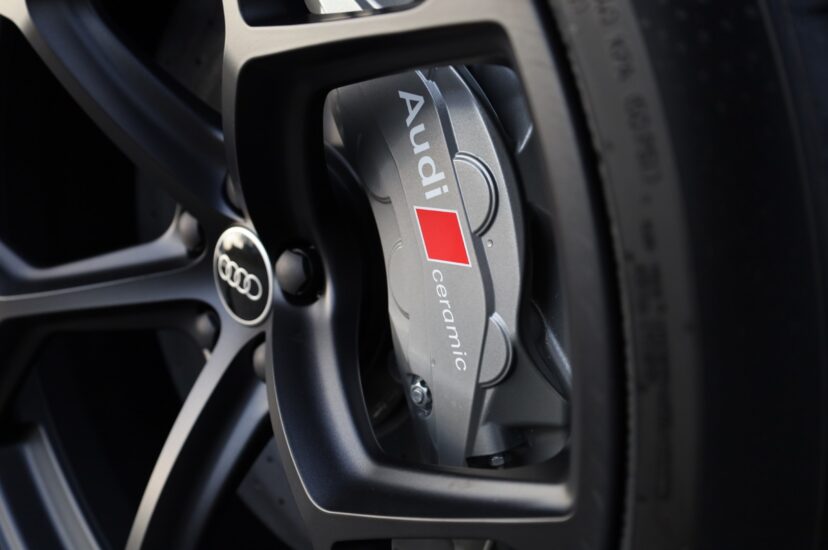 Audi RSQ8 Performance