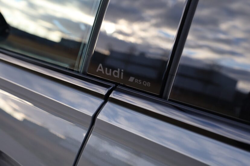 Audi RSQ8 Performance