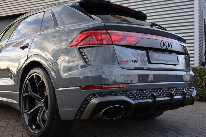Audi RSQ8 Performance