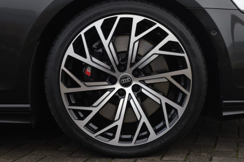 Audi S8