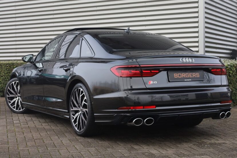 Audi S8