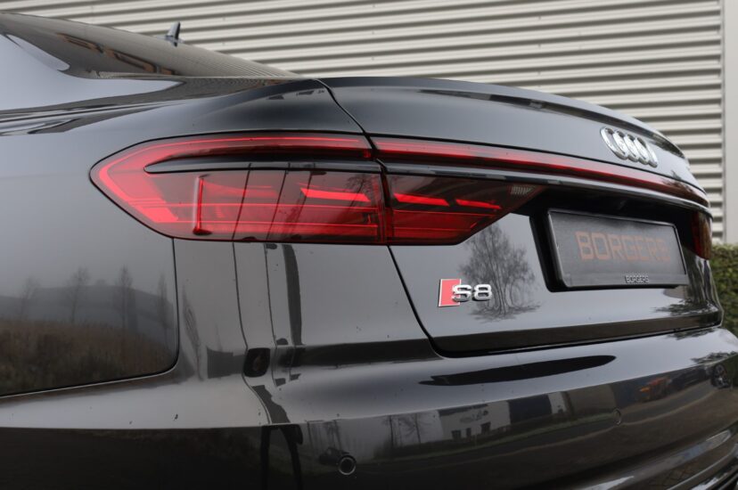 Audi S8