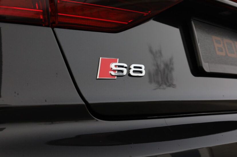 Audi S8