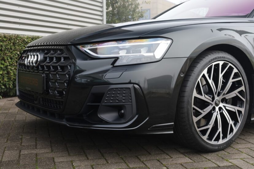 Audi S8