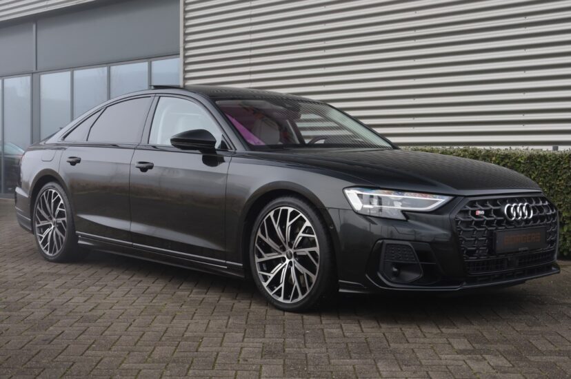 Audi S8