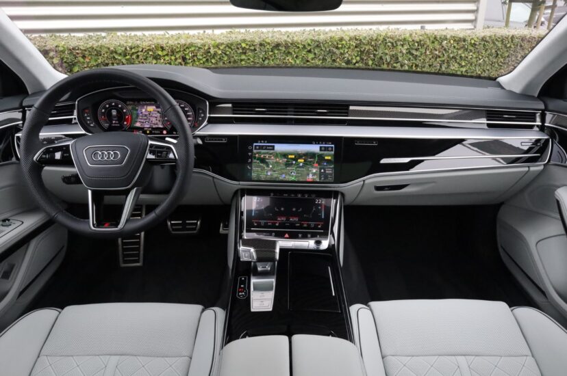 Audi S8
