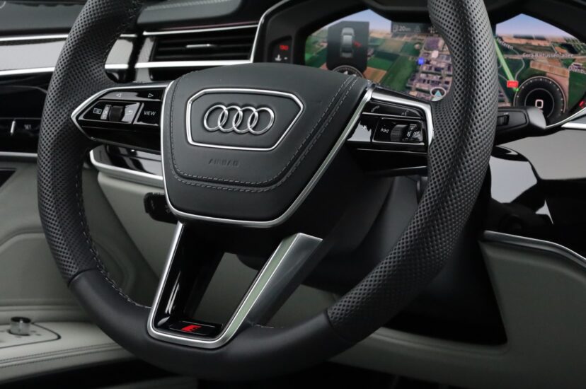Audi S8