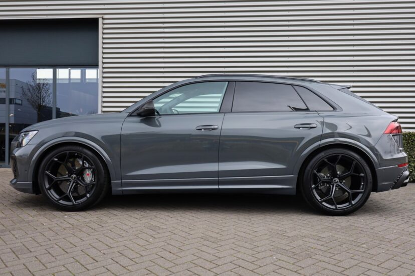 Audi RSQ8 Performance