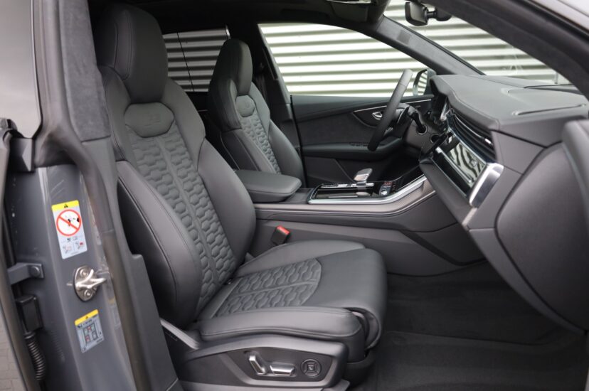 Audi RSQ8 Performance