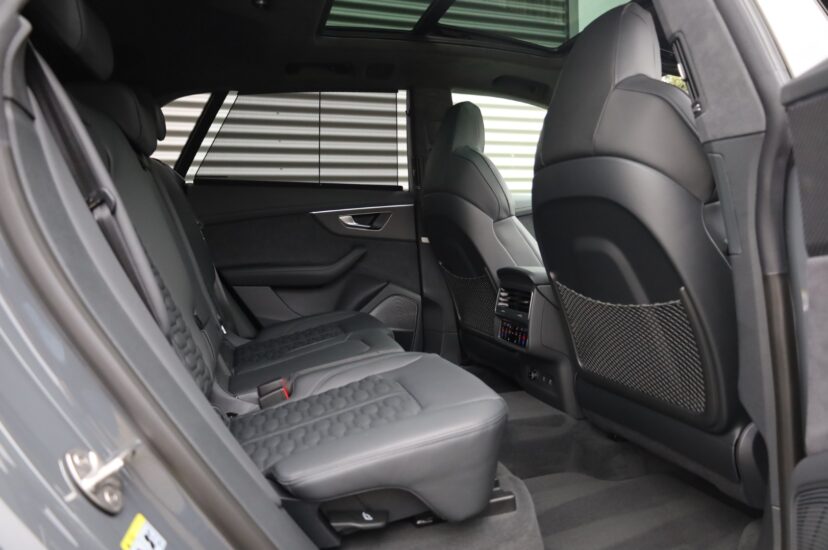Audi RSQ8 Performance
