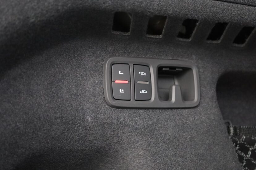 Audi RSQ8 Performance