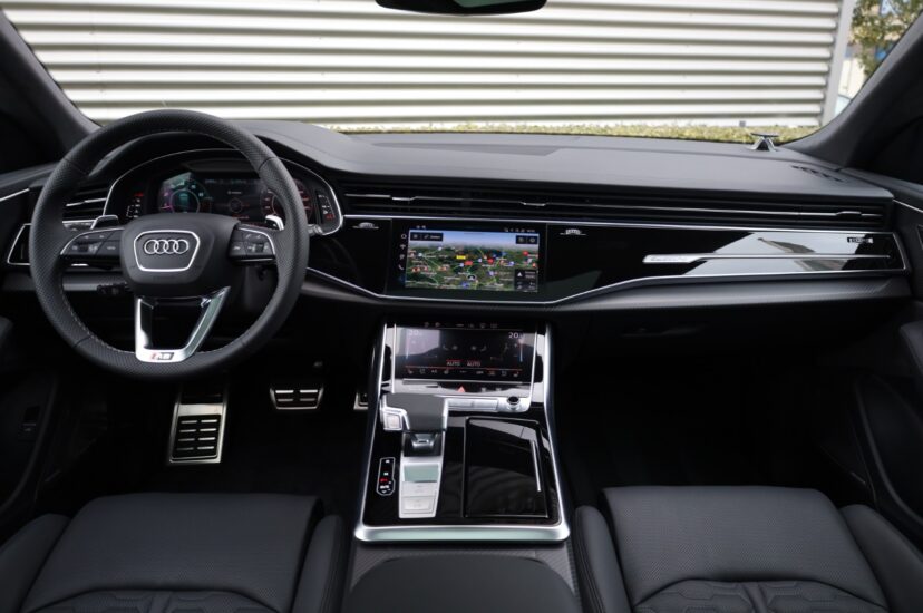 Audi RSQ8 Performance