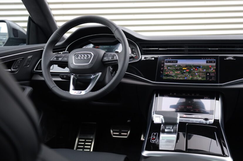 Audi RSQ8 Performance