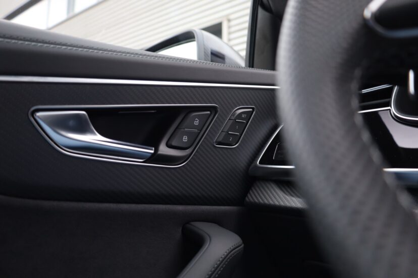 Audi RSQ8 Performance