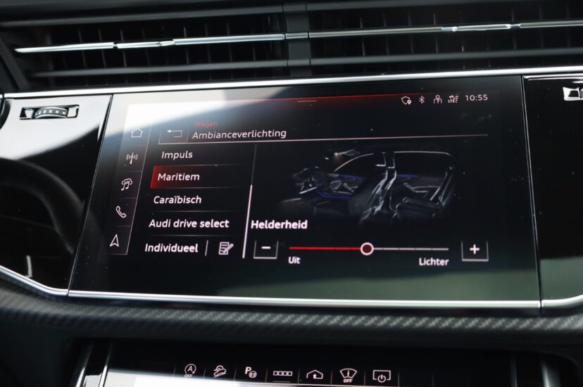 Audi RSQ8 Performance
