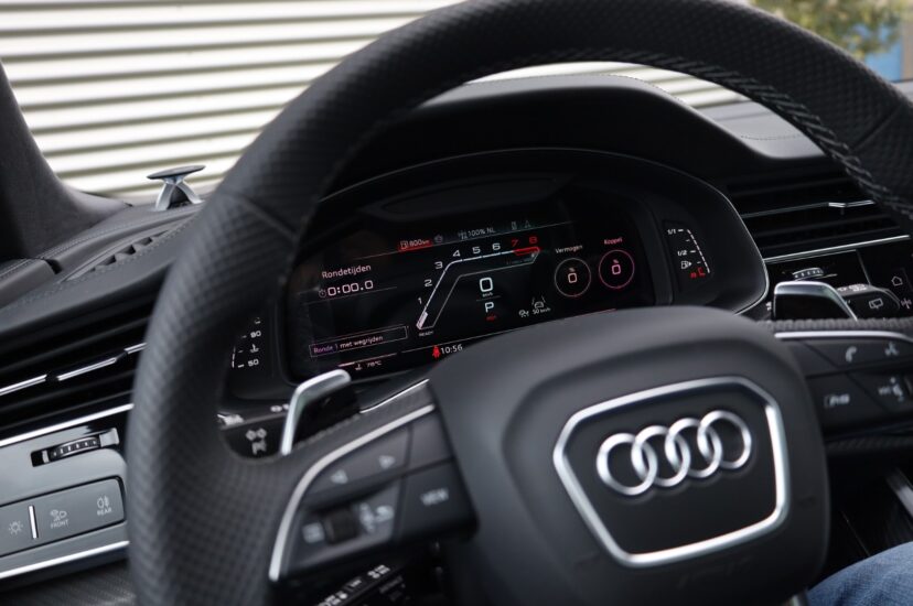 Audi RSQ8 Performance