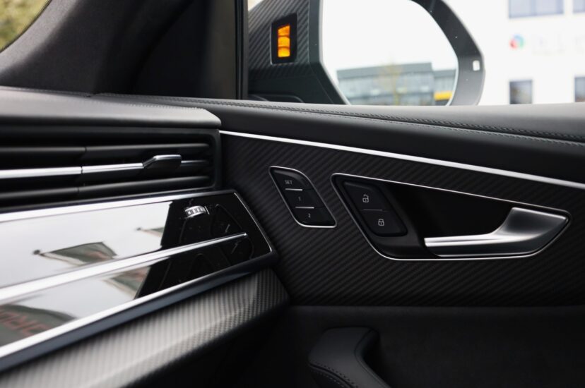 Audi RSQ8 Performance