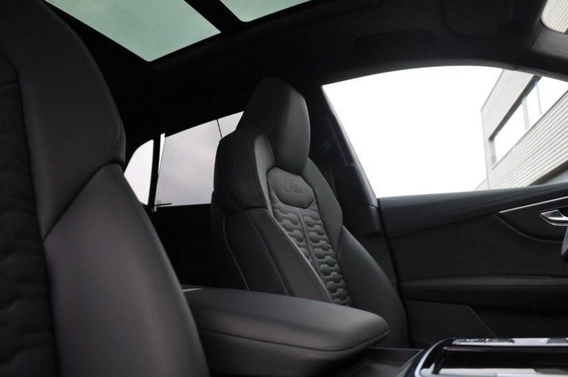 Audi RSQ8 Performance