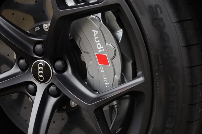 Audi RSQ8 Performance