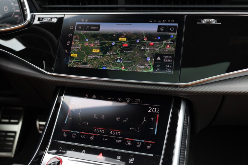 Audi RSQ8 Performance