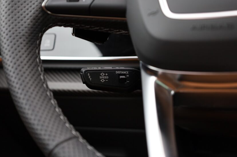 Audi RSQ8 Performance
