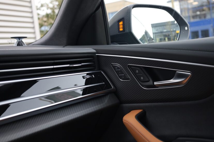 Audi RSQ8 Performance