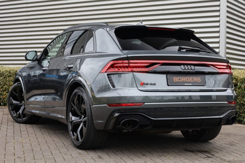 Audi RSQ8
