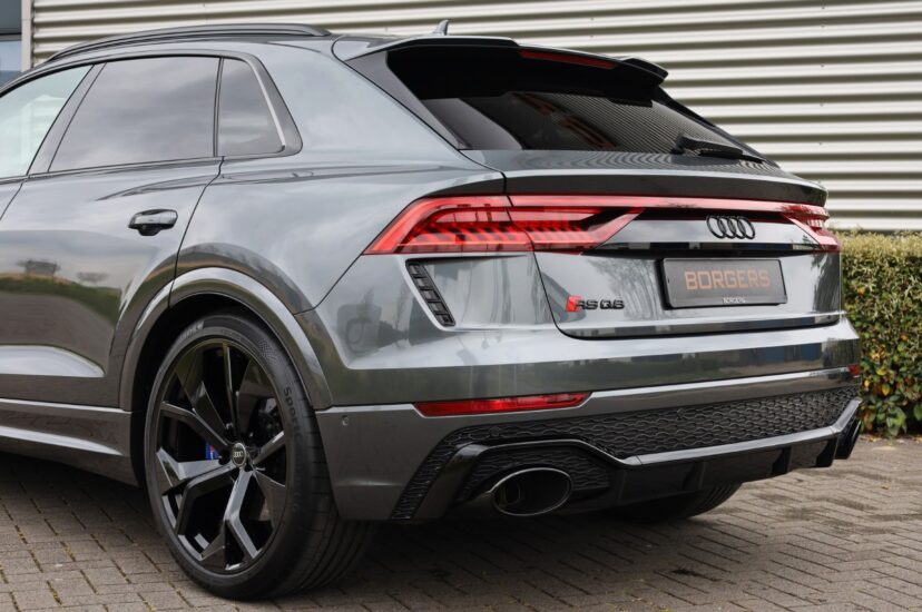 Audi RSQ8