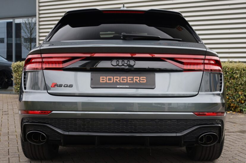 Audi RSQ8