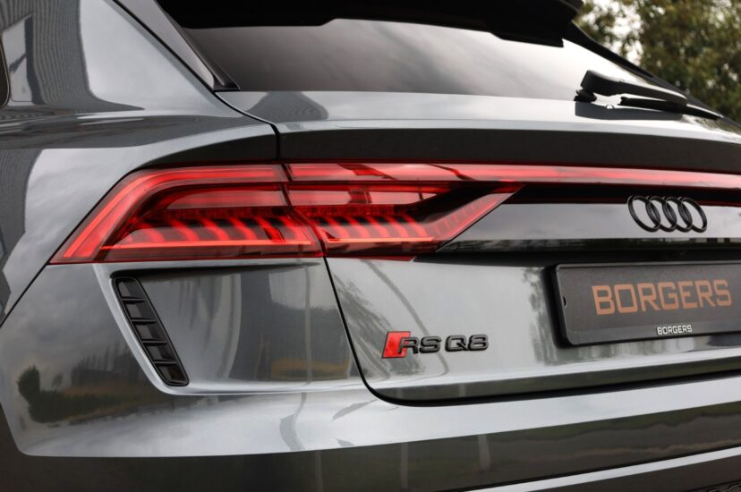 Audi RSQ8