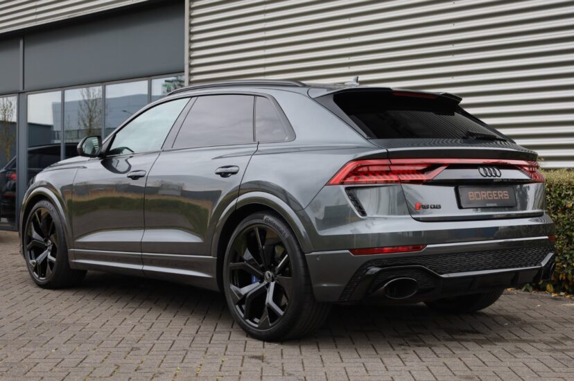 Audi RSQ8