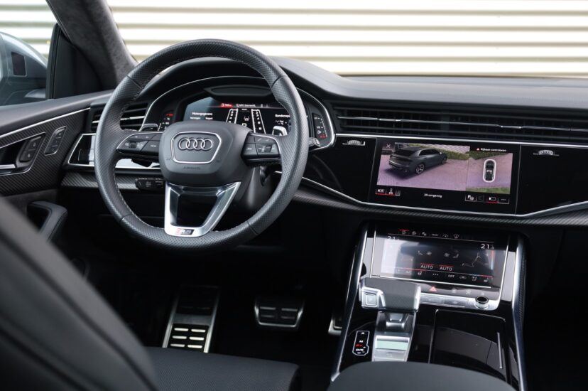 Audi RSQ8