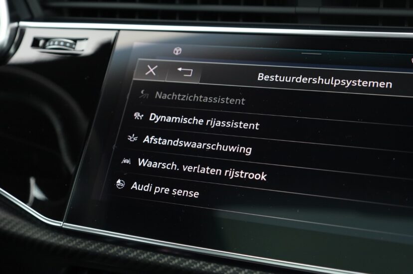 Audi RSQ8