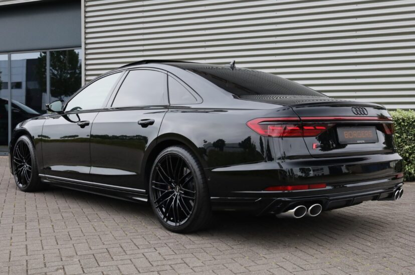 Audi S8