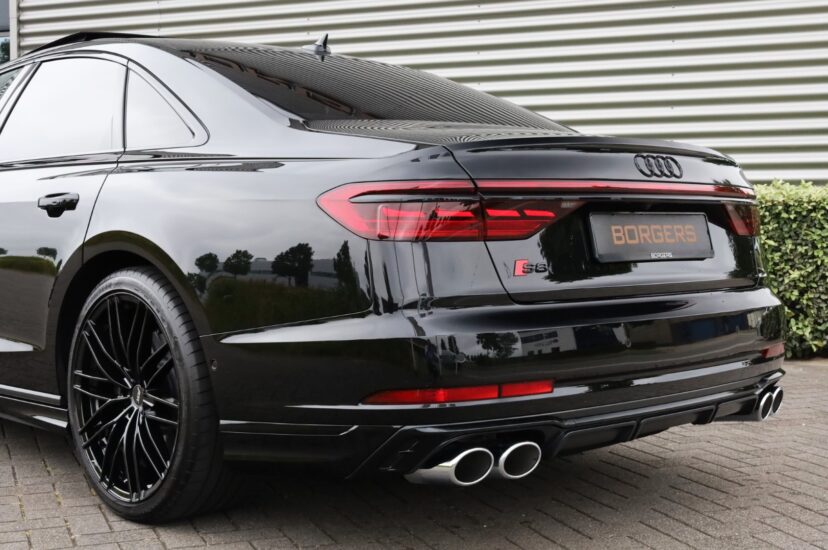 Audi S8