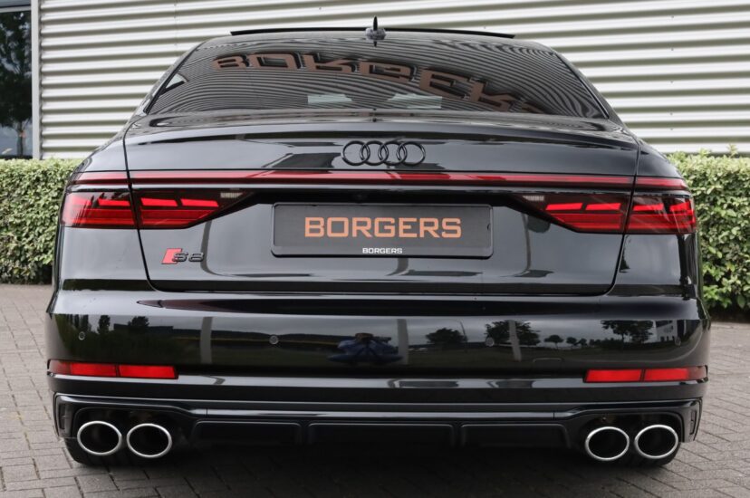 Audi S8