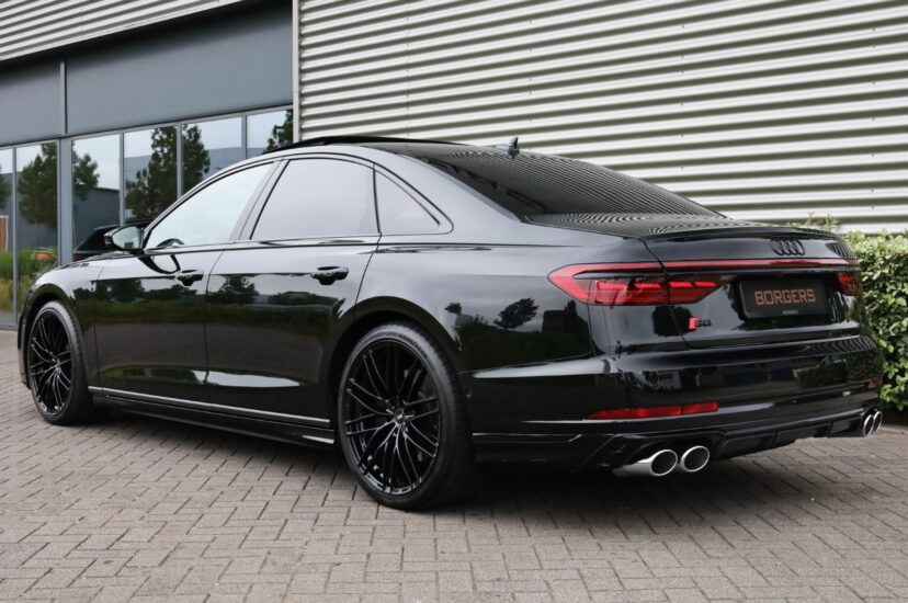 Audi S8