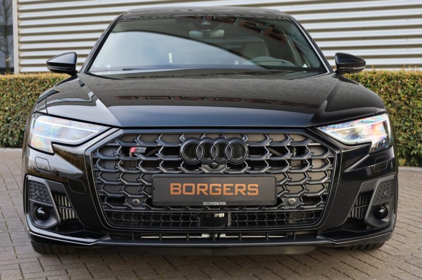 Audi S8