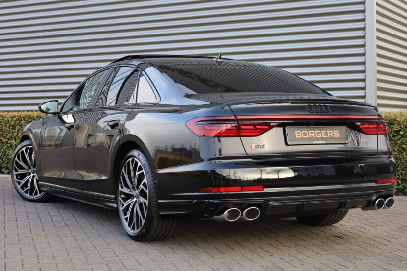 Audi S8