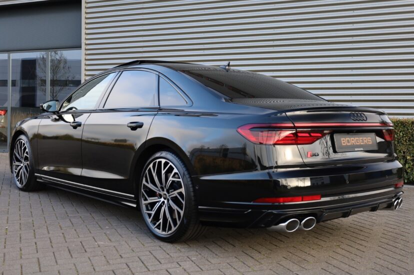 Audi S8