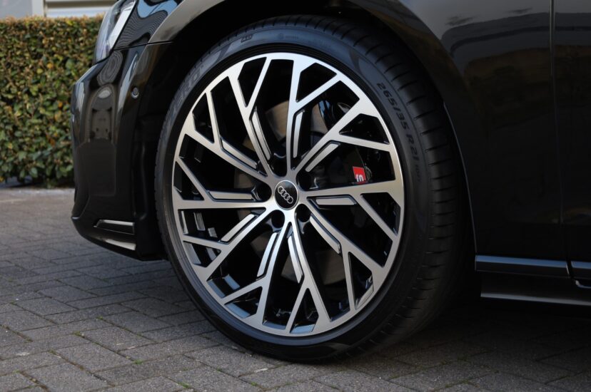 Audi S8
