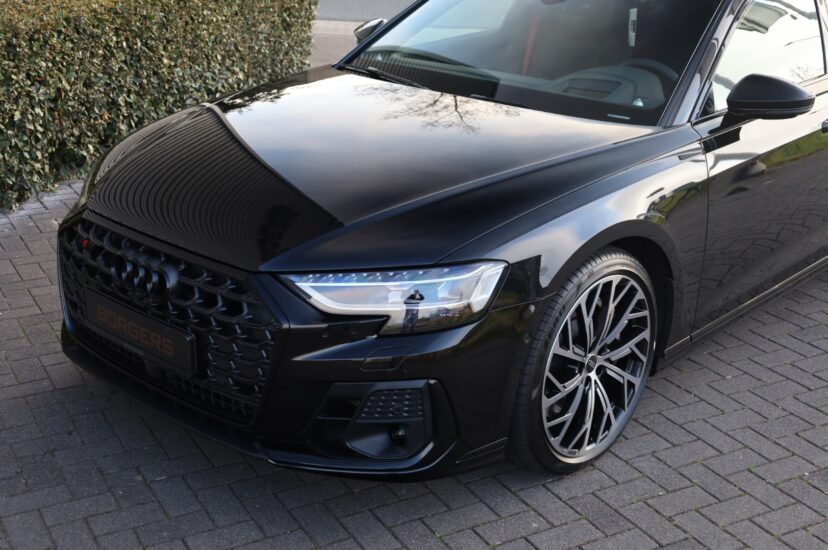 Audi S8