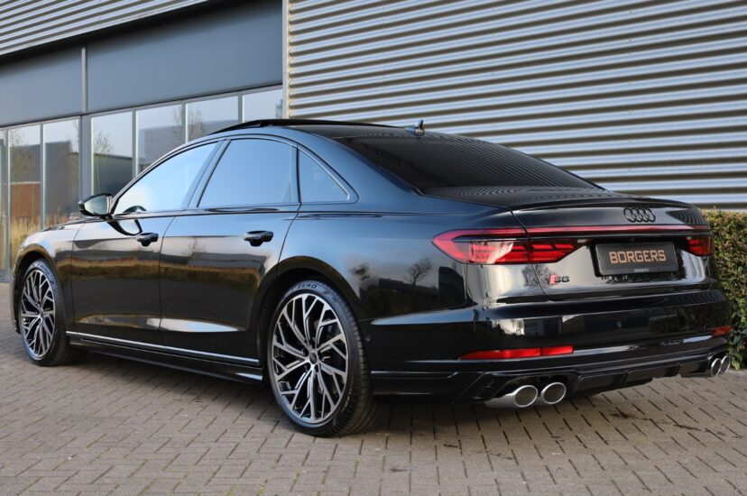 Audi S8