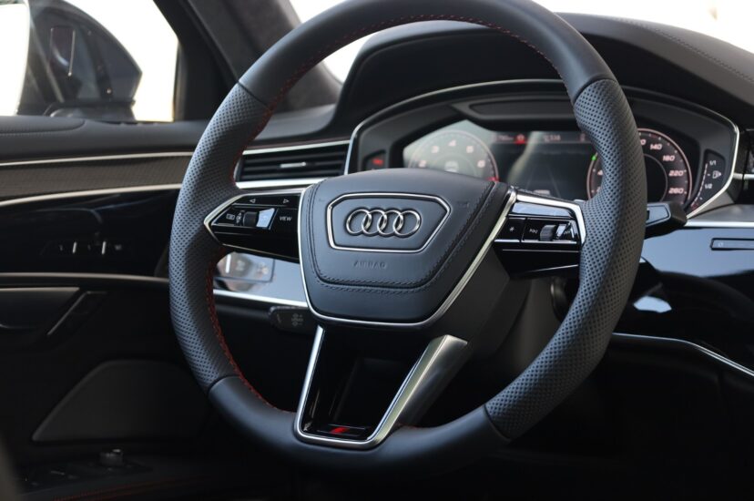 Audi S8